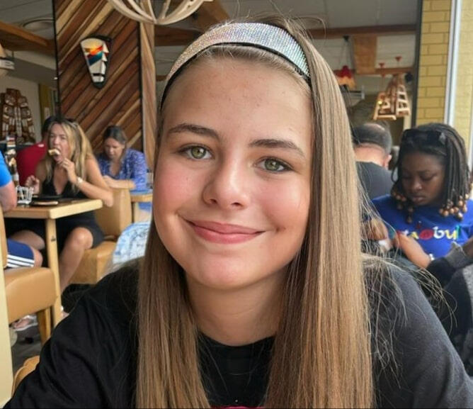 Girl with dolphins ref 1