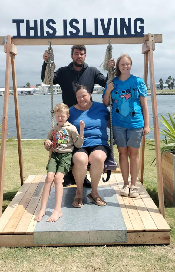 Family in Kombi ref 1